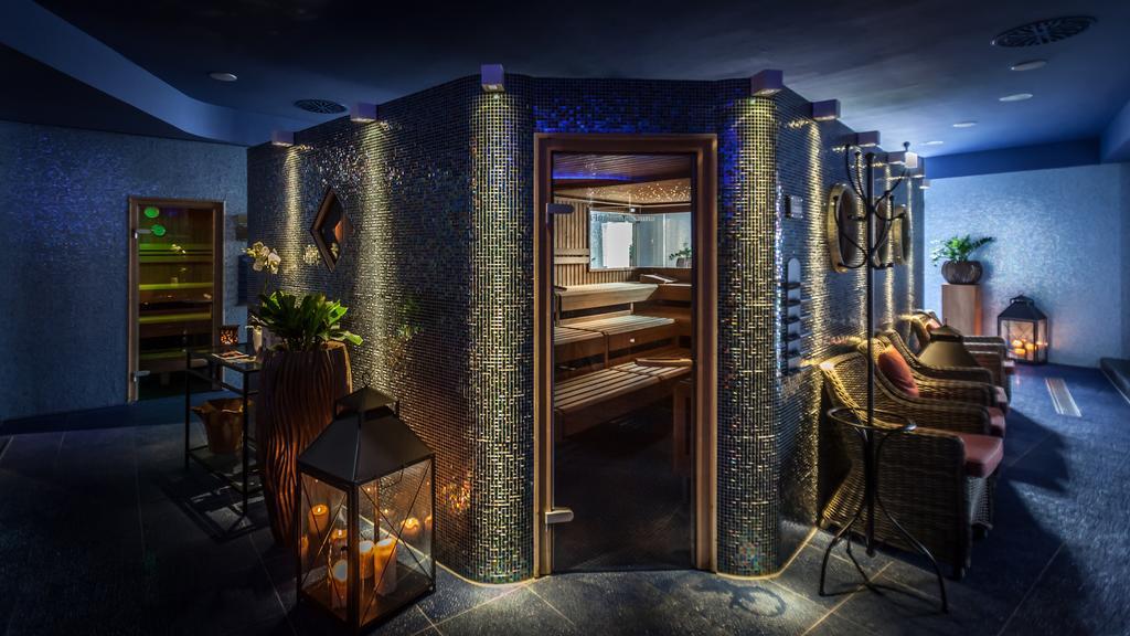 4 Hotel Rust Bagian luar foto